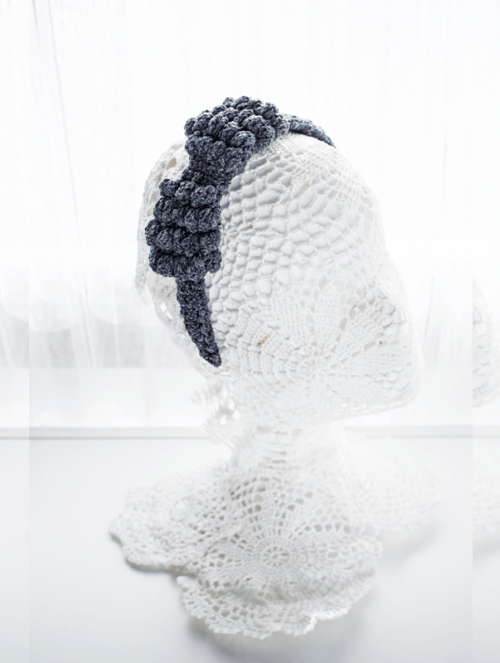 Diadema lazo de crochet tejida a mano.
